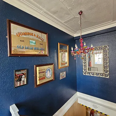 Rivelyn Bar & Restaurant 3*