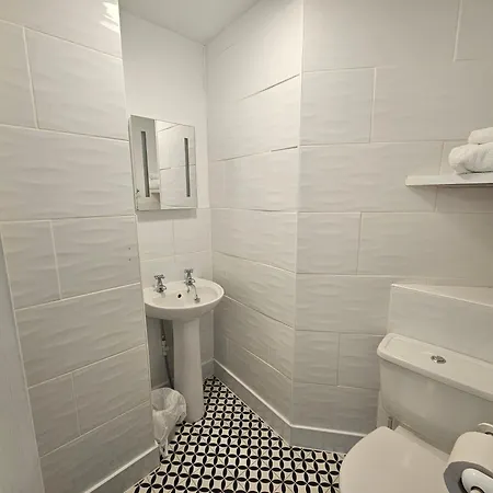 Hotel Rivelyn Bar & Restaurant 3*