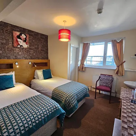 Rivelyn Bar & Restaurant