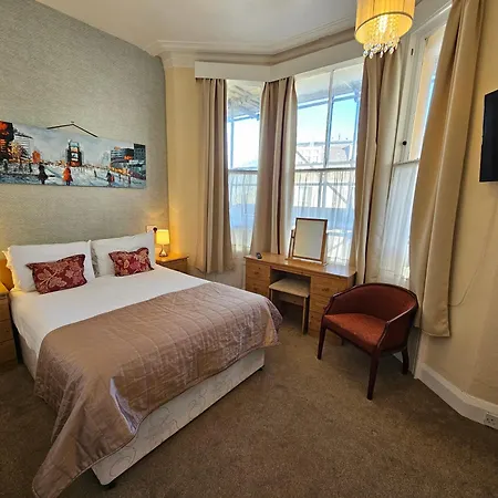 Rivelyn Bar & Restaurant 3* Scarborough