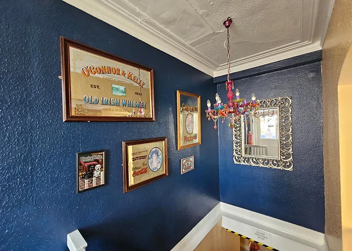 Rivelyn Bar & Restaurant 3*