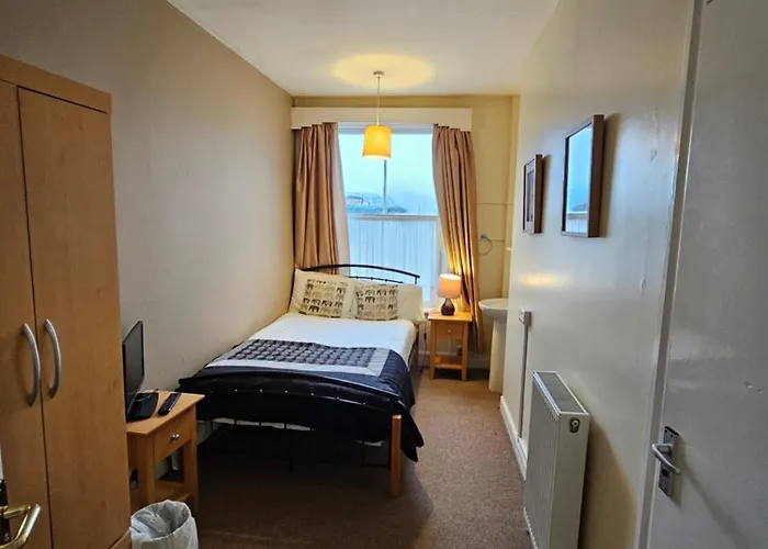 Rivelyn Bar & Restaurant Hotel