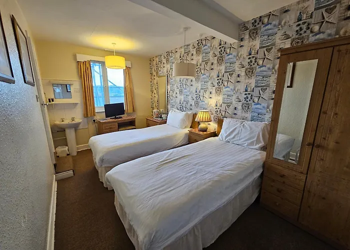 Rivelyn Bar & Restaurant Hotel