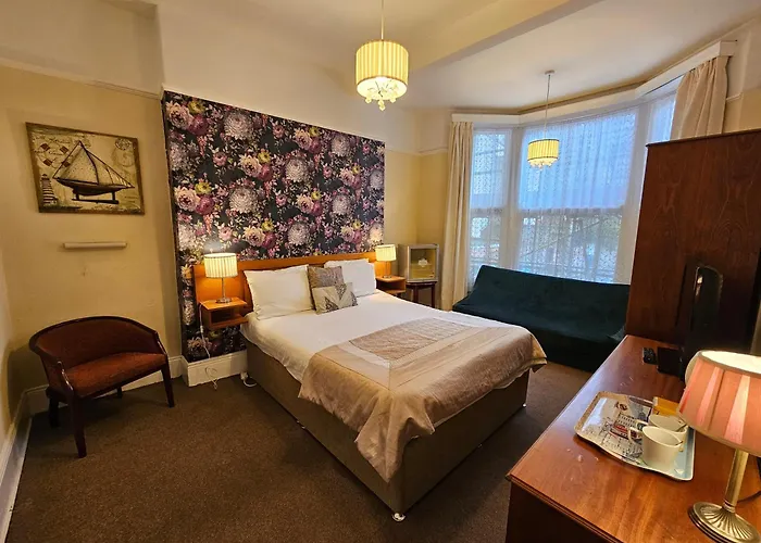 Hotel Rivelyn Bar & Restaurant