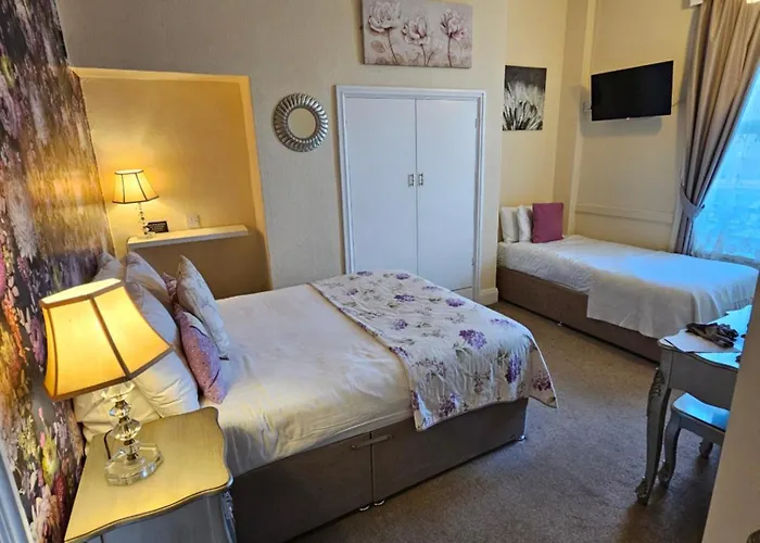 Rivelyn Bar & Restaurant