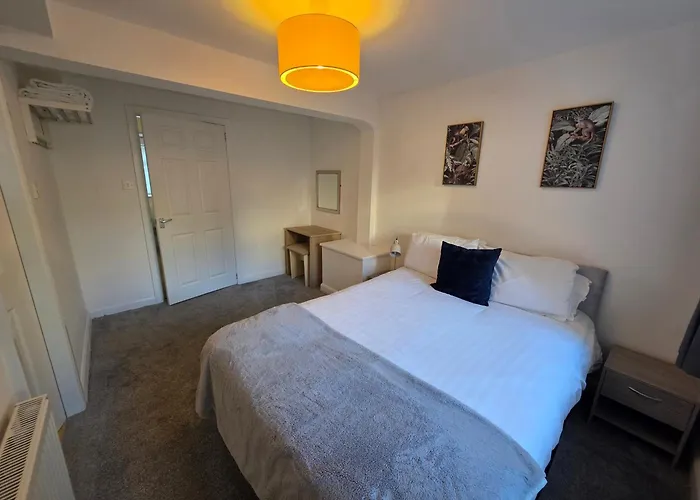 Rivelyn Bar & Restaurant