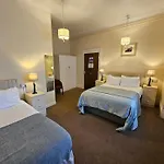 Rivelyn Bar & Restaurant 3*