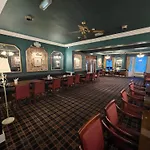 Rivelyn Bar & Restaurant