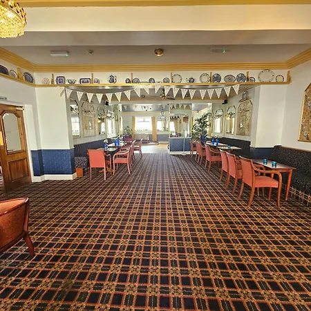 Rivelyn Bar & Restaurant