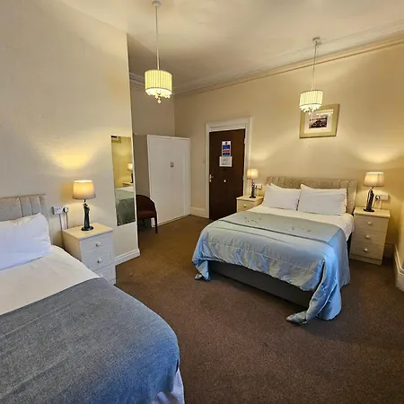 Rivelyn Bar & Restaurant 3*