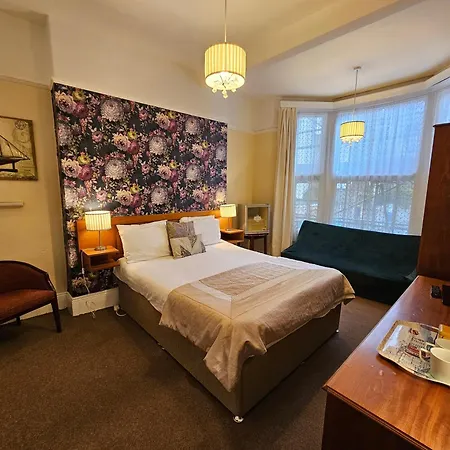 Hotel Rivelyn Bar & Restaurant