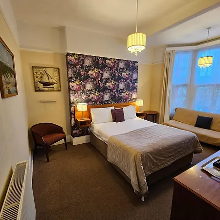 Rivelyn Bar & Restaurant 3*