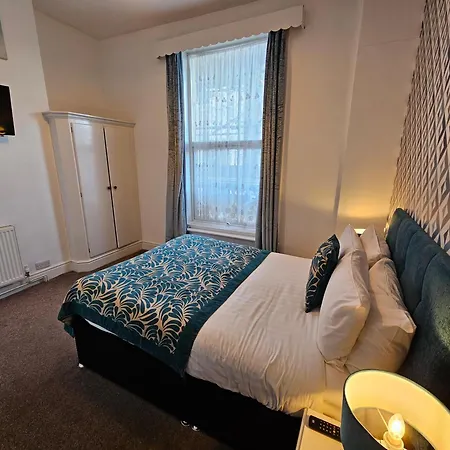 Hotel Rivelyn Bar & Restaurant