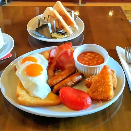 Hotel Rivelyn Bar & Restaurant