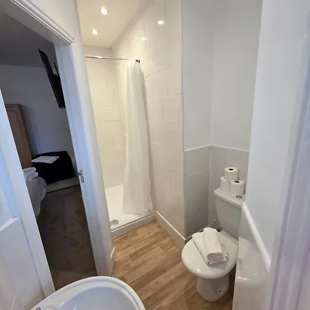 Rivelyn Bar & Restaurant