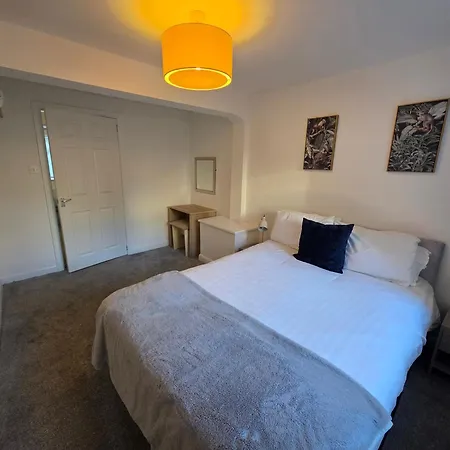 Rivelyn Bar & Restaurant