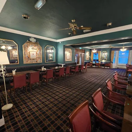 Rivelyn Bar & Restaurant
