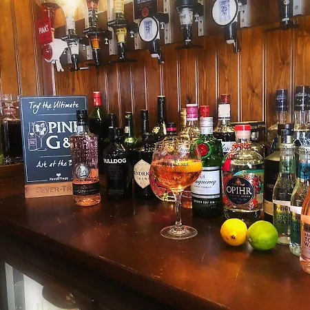 فندق Rivelyn Bar & Restaurant سكرابورو