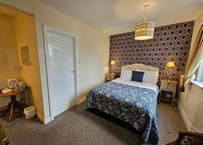 Rivelyn Bar & Restaurant