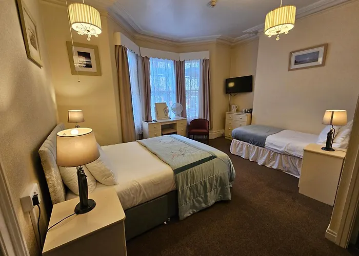 Hotel Rivelyn Bar & Restaurant 3*