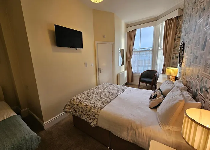 Hotel Rivelyn Bar & Restaurant 3*