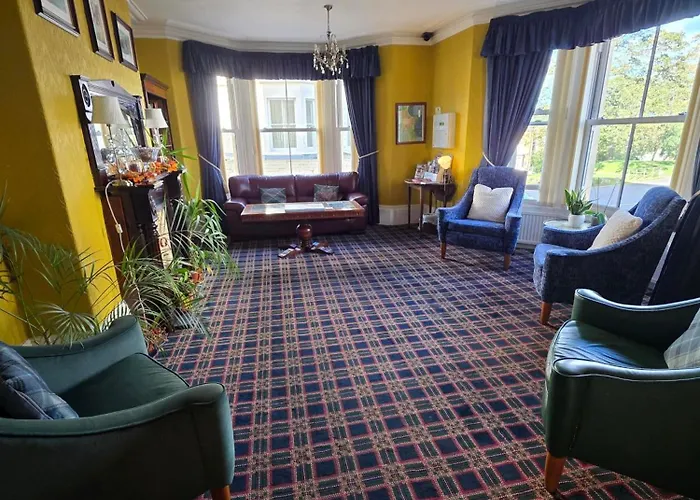 Rivelyn Bar & Restaurant Hotel