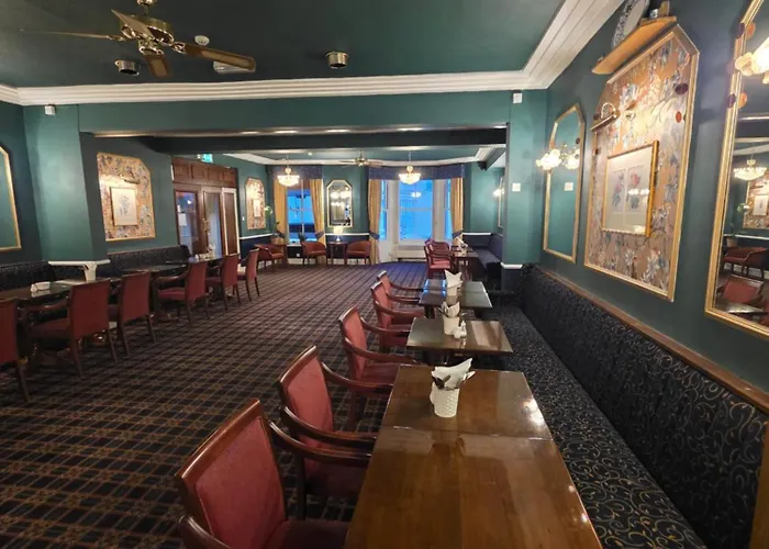 Отель Rivelyn Bar & Restaurant 3*