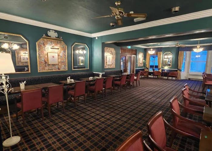 Rivelyn Bar & Restaurant